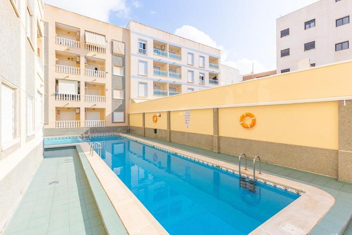 Este apartamento con piscina comunitaria y plaza de garaje en Torrevieja , es para ti  ¡¡¡¡ photo 0