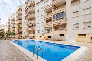 Piso En venta en Centro, Torrevieja photo 0