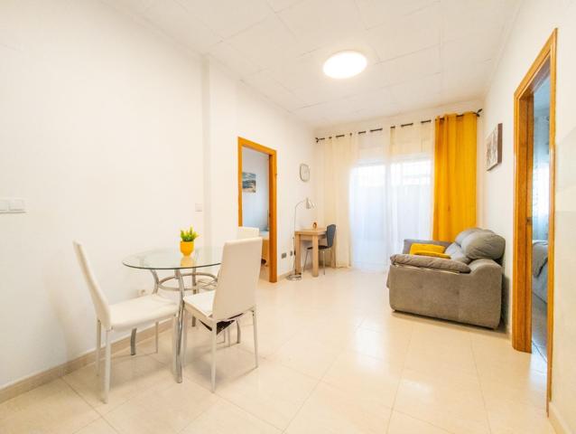 Acogedor Apartamento Amueblado en Torrevieja: ¡Tu Refugio Costero! photo 0