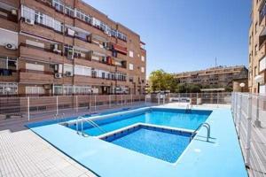 Apartamento de dos dormitorios con piscina comunitaria en Torrevieja photo 0