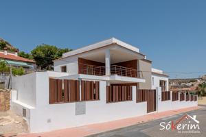 Casa - Chalet en venta en San Juan de los Terreros de 678 m2 photo 0