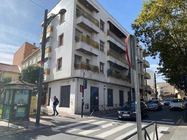 SE VENDE LOCAL COMERCIAL CALLE CONSTITUCION photo 0