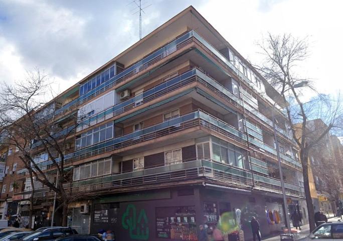 SE VENDE LOCAL COMERCIAL CL ESTEBAN COLLANTES Nº 12 00001 - Madrid - Madrid photo 0