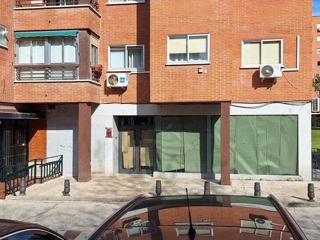 SE VENDE LOCAL EN RENTABILADAD CL CASTRILLO DE AZA Nº 22 Bloq. 1 LOCAL - Madrid photo 0