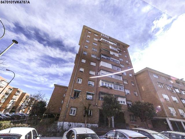SE VENDE PISO EN CL CANAL DE BOSFORO Nº 56 B - Madrid photo 0