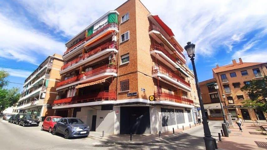 SE ALQUILA LOCAL COMERCIAL EN CL MONSEÑOR OSCAR ROMERO Nº 2 Madrid photo 0