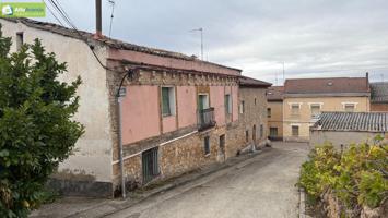 CASA CON TERRENO EN LA AGUILERA photo 0