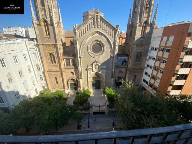 Magnífica vivienda junto al Mercado de Colón y Basílica de San Vicente Ferrer. photo 0