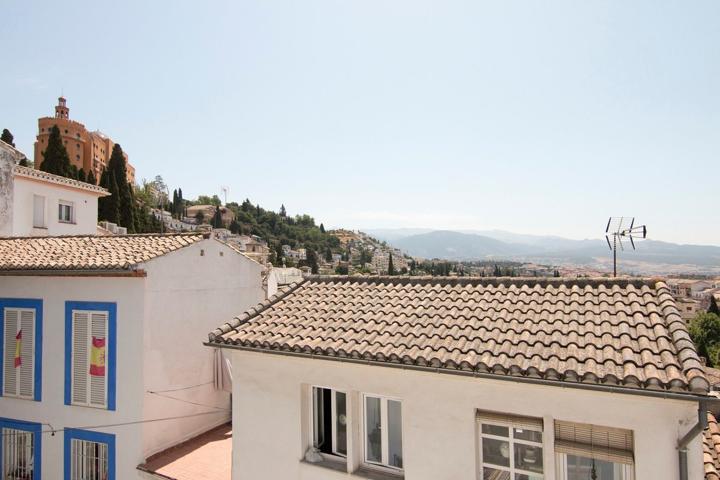 Historico Barrio del Realejo al pie de la Alhambra. photo 0