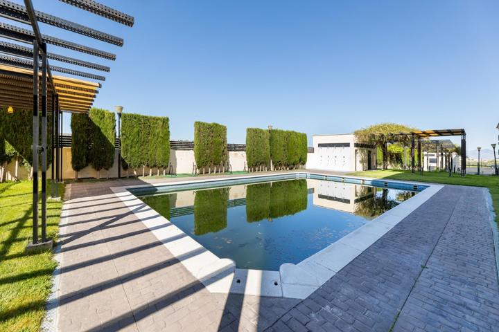 CASA EN LAS GABIAS, URB. PRIVADA CON PISCINA Y ZONAS VERDES photo 0