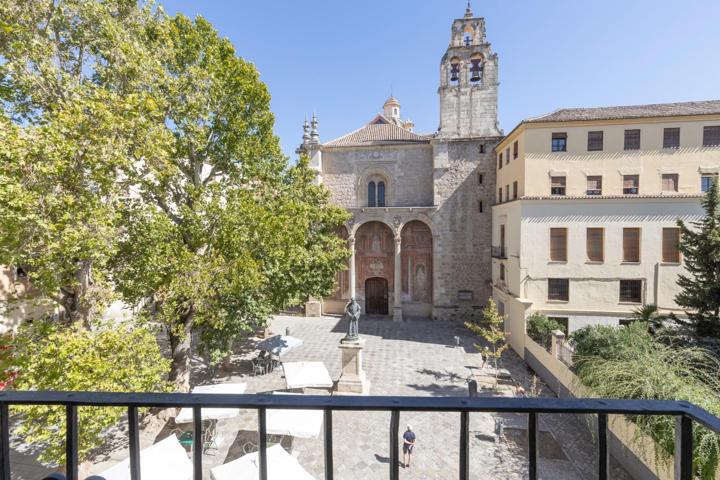 ¡CASA CON ENCANTO Y VISTAS EN PLENA PLAZA DE SANTO DOMINGO... EN EL EMBLEMÁTICO BARRIO DEL REALEJO! photo 0