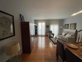 Casa adosada de 3h con garaje y patio. photo 0