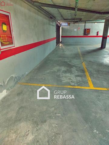 Se vende plaza de aparcamiento en sótano en el Pont d'Inca (Marratxí) de 10 m2. Edificio Mercadona. photo 0