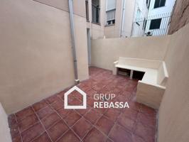 Planta baja seminueva con terraza y mucha luz en Marquès de la Fontsanta (2 habit. + 2 baños) photo 0