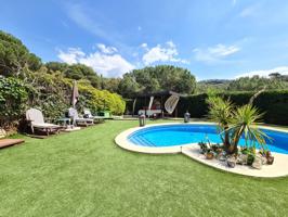 Elegante Casa con Piscina, Jardín Impecable y Vistas de Ensueño! photo 0