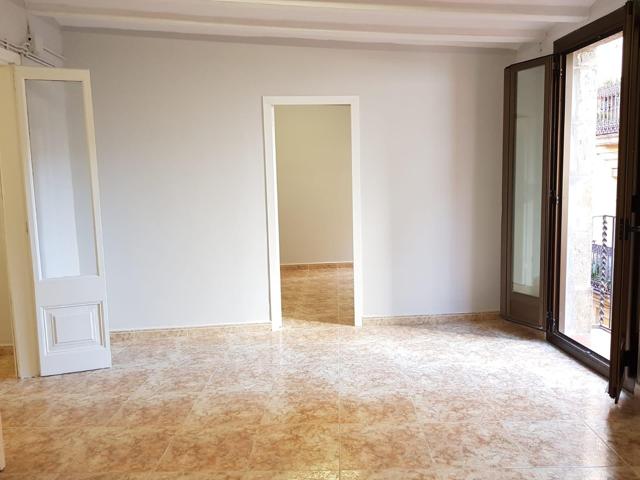 Edificio rehabilitado en 2019 con 9 viviendas photo 0