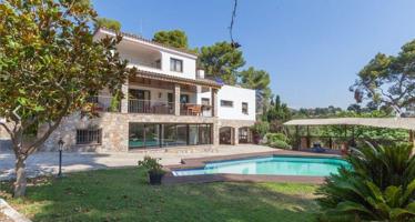 Espectacular Villa de Diseño con Vistas Panorámicas en Bellamar, Castelldefels photo 0