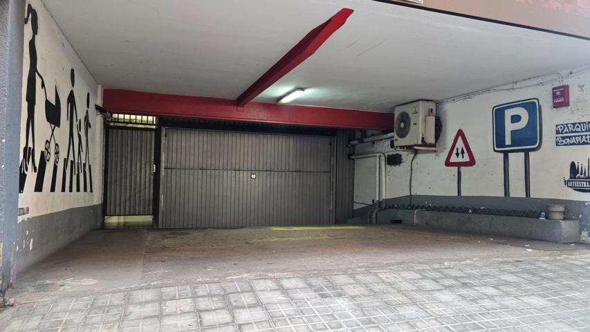 Plaza de parking photo 0