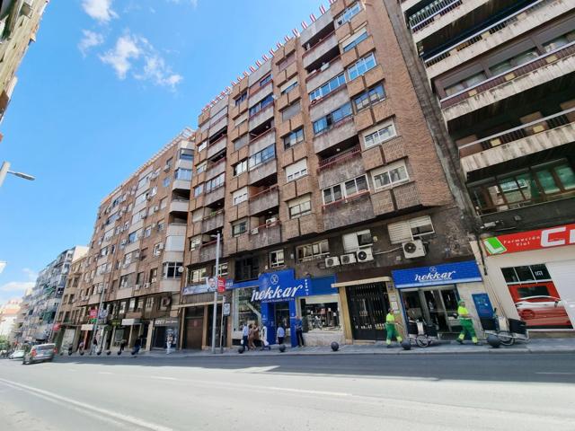 ¡ESTUPENDA OFICINA CON GARAJE EN PLENO CENTRO DE JAÉN! photo 0