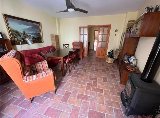 ¡Descubre tu hogar soñado en Torres, ¡en calle principal! photo 0