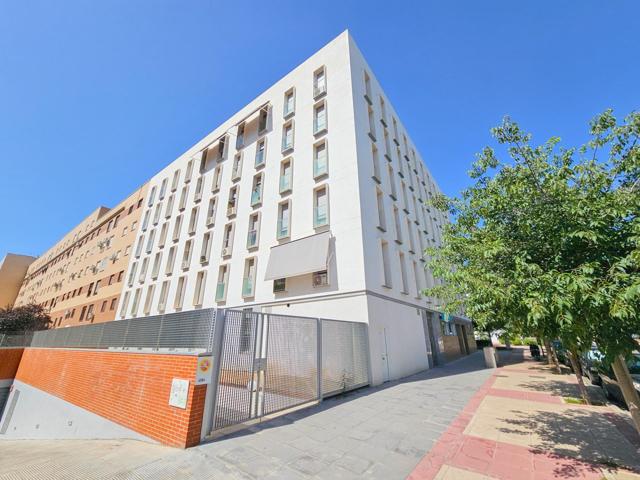 Bonito piso VPO con plaza de garaje en Bulevar photo 0