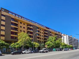 Excelente piso con terraza y plaza de garaje opcional en plena Avenida de Andalucía. photo 0