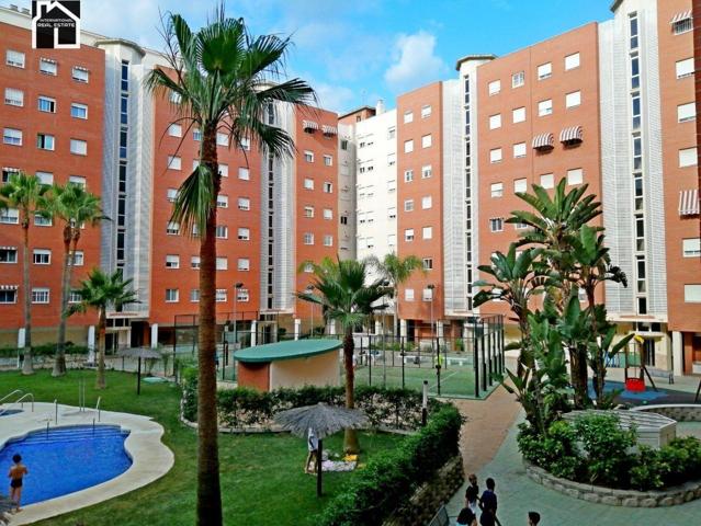 PISO DE 3 DORMITORIOS, 2 BAÑOS Y 2 PARKINGS EN RESIDENCIAL CON PISCINA EN PARQUE LITORAL MÁLAGA photo 0