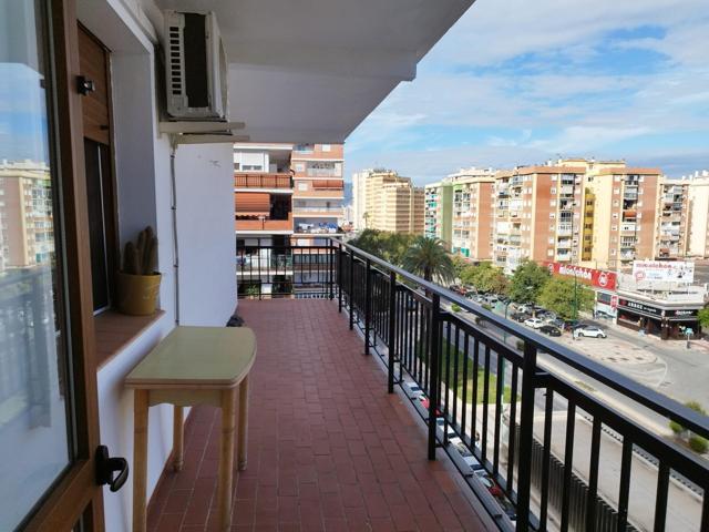 PISO DE 5 DORMITORIOS PARA ENTRAR A VIVIR EN LA PAZ, MALAGA photo 0