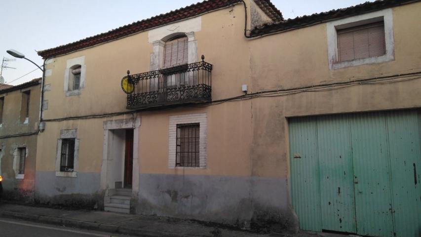 VENTA de casa en Olombrada. Patio. 5 dormitorios. Parcela de 189 m². Ref.1564 photo 0