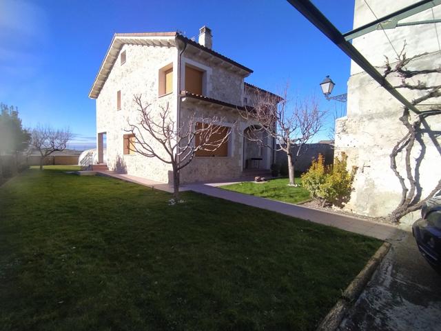 Chalet en Venta en Cozuelos de Fuentidueña Ref.1861 photo 0