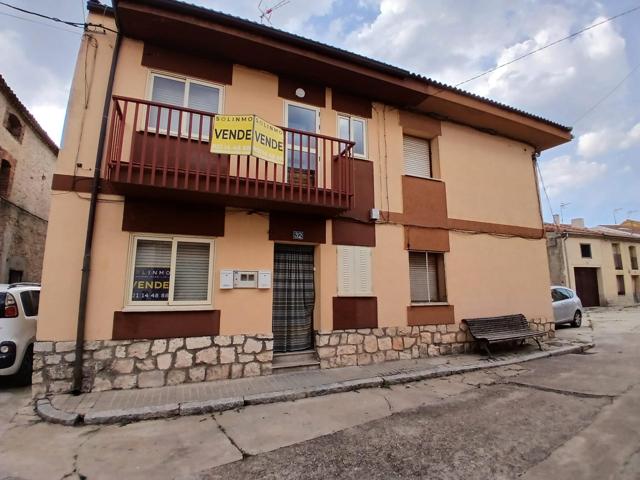 Edificio compuesto por 2 pisos en venta en Lastras de Cuéllar (Segovia). Ref.2035 photo 0