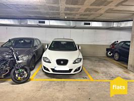 PARKING CENTRICO EN FINCA MODERNA CON ASCENSOR photo 0