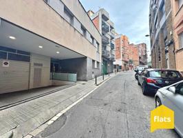 PARKING CENTRICO EN FINCA MODERNA CON ASCENSOR photo 0