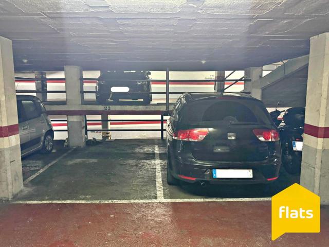 Parking con Buena Ubicación, Coche Mediano, Posibilidad de dos plazas juntas photo 0