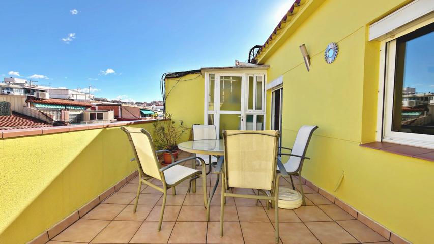 FLATS Santa Coloma de Gramanet, presenta: ¡Descubre esta oportunidad ÚNICA! Se vende Piso Amplio ideal para parejas o familias: 2 habitaciones, lavadero, Terraza y.. . ¡Ascensor! photo 0
