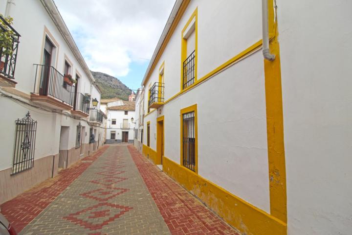 Casa en Cortes de la Frontera. photo 0