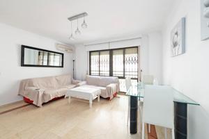 Piso en venta en Calle Tirso de Molina, 19, El Molinillo - Capuchinos photo 0