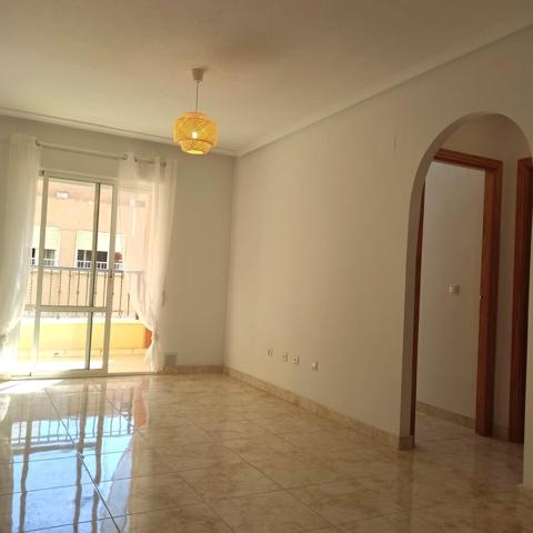 ALQUILER PISO DE TRES HABITACION CON DOS BAÑOS EN GUARDAMAR photo 0
