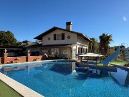 Chalet - Torre - Torrelles de Llobregat photo 0