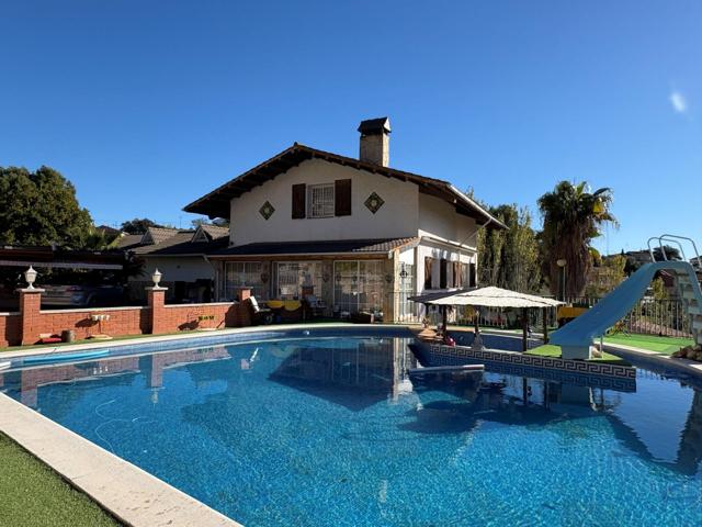 Chalet - Torre - Torrelles de Llobregat photo 0