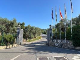 EN EXCLUSIVA PARCELA URBANA EN ZONA CAMPO DE GOLF photo 0