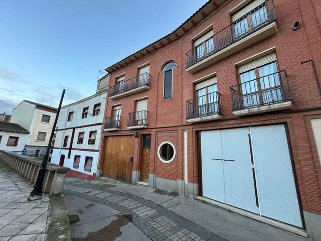 Casa En venta en Monzón photo 0