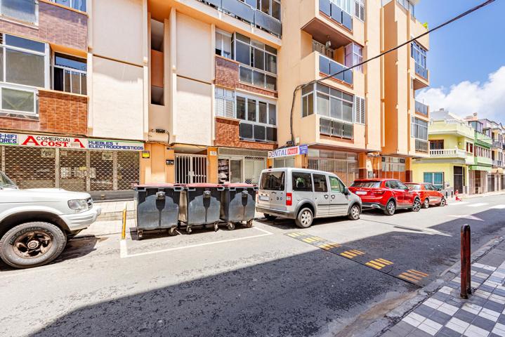 Local En venta en Las Palmas de Gran Canaria photo 0