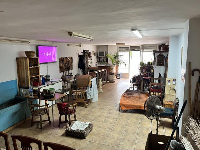 Local En venta en Barbastro photo 0