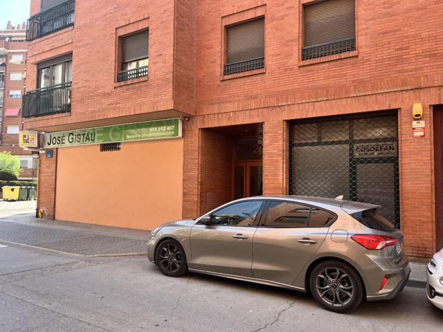 Local En venta en Barbastro photo 0
