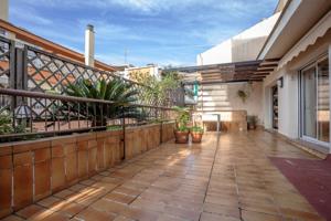 Piso En venta en Molins de Rei photo 0