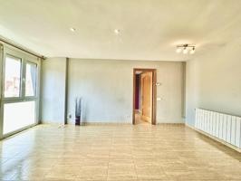Piso En venta en Molins de Rei photo 0