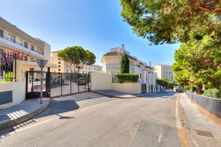 Unifamiliar Pareada En venta en Fuengirola photo 0