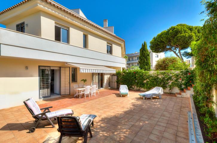 Unifamiliar Pareada En venta en Fuengirola photo 0