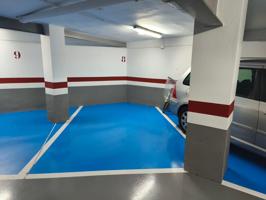 Parking En venta en En Corts photo 0